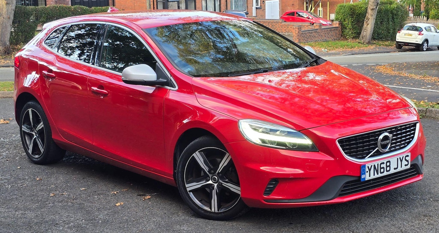 Used Volvo V40 2018 for sale - 76214446: Photo 1