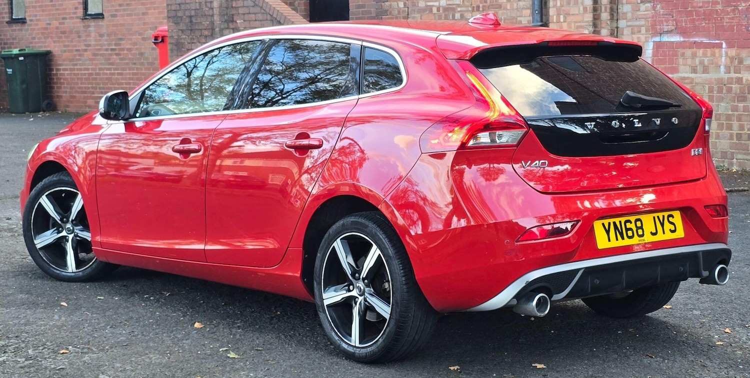 Used Volvo V40 2018 for sale - 76214446: Photo 2