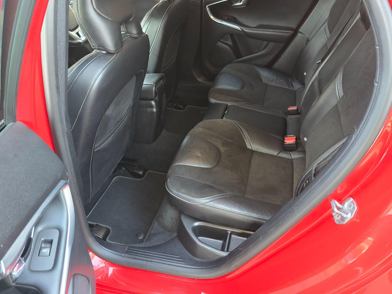 Used Volvo V40 2018 for sale - 76214446: Photo 23