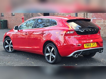 Used Volvo V40 2018 for sale - 76214446: Photo 2