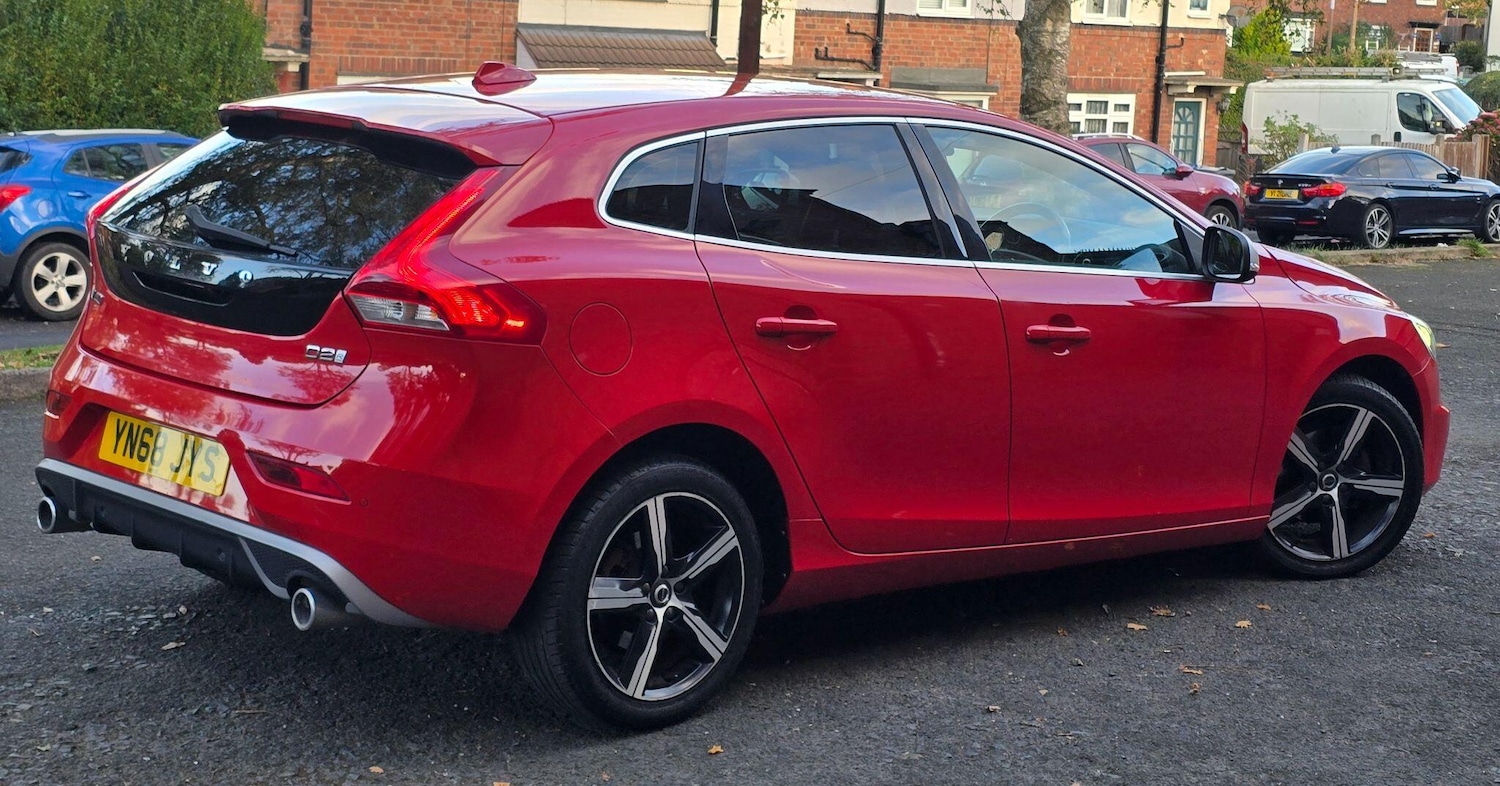 Used Volvo V40 2018 for sale - 76214446: Photo 4