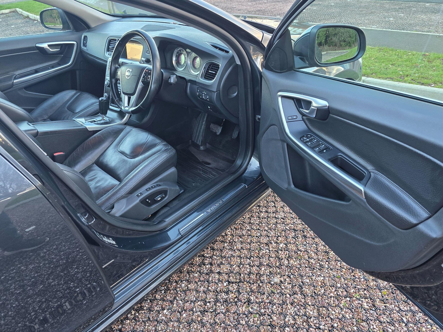 Used Volvo S60 2011 for sale - 77101792: Photo 9