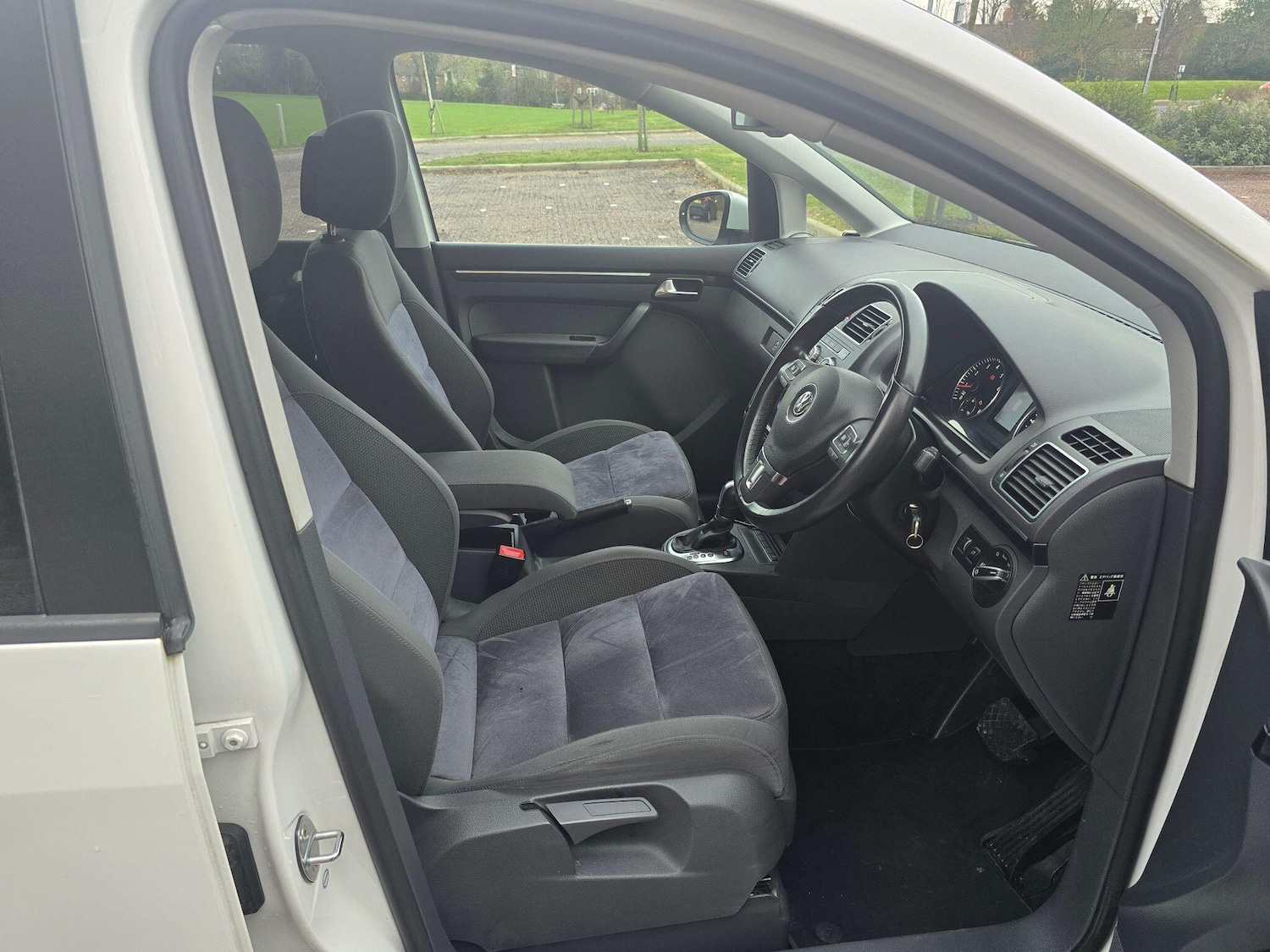 Used Volkswagen Touran for sale - 76727437: Photo 11