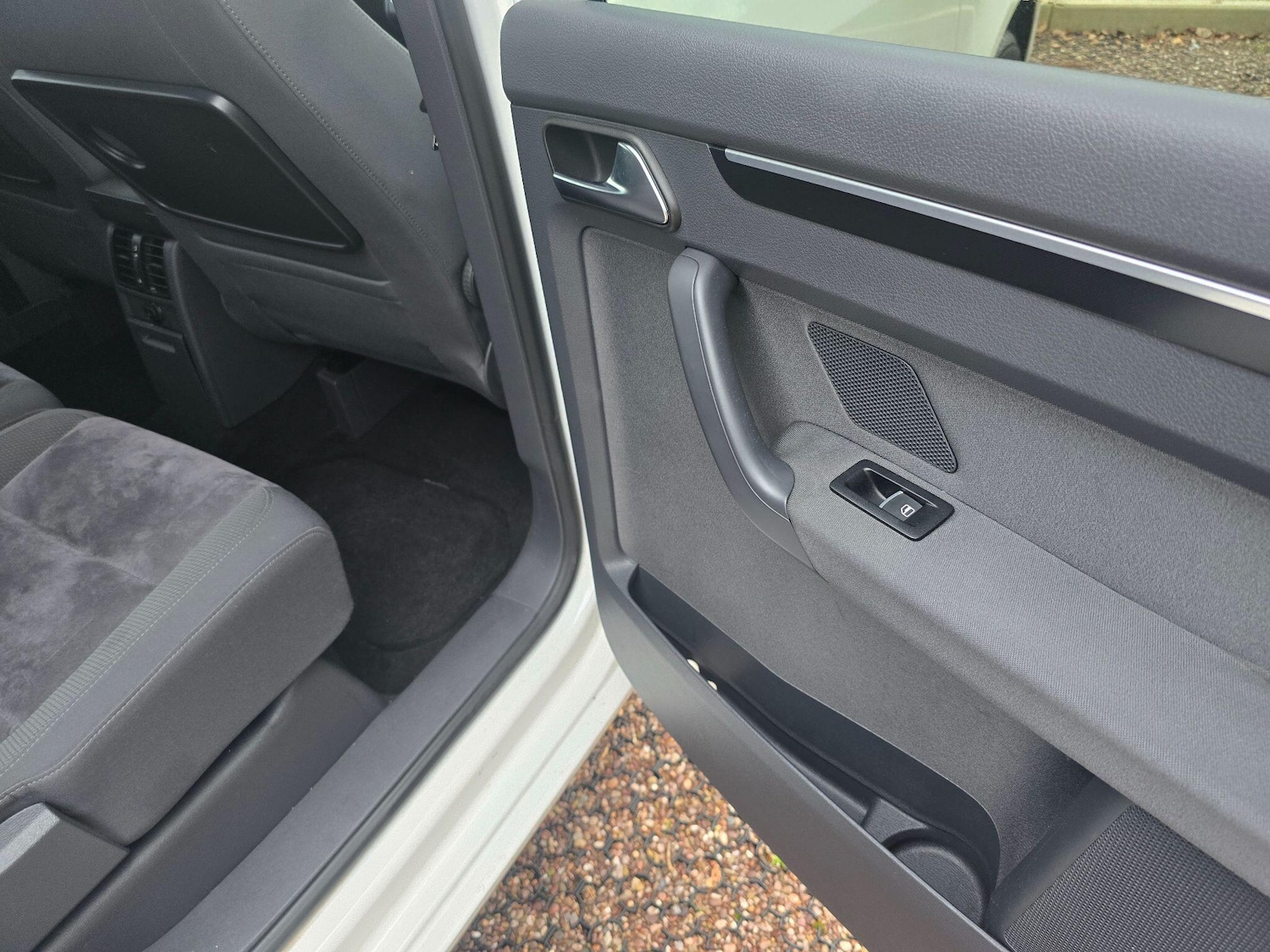 Used Volkswagen Touran for sale - 76727437: Photo 14