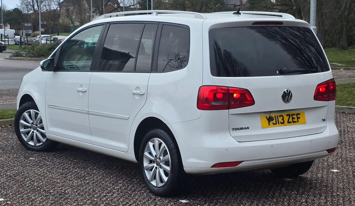 Used Volkswagen Touran for sale - 76727437: Photo 2