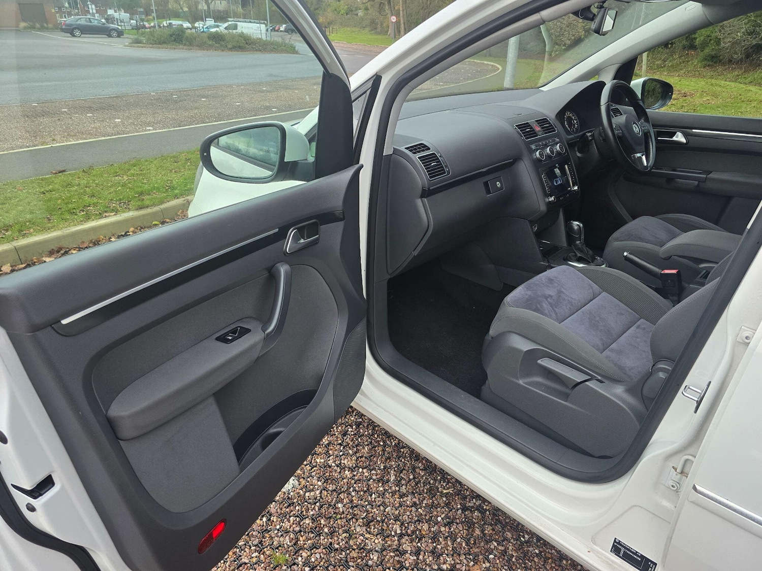 Used Volkswagen Touran for sale - 76727437: Photo 26