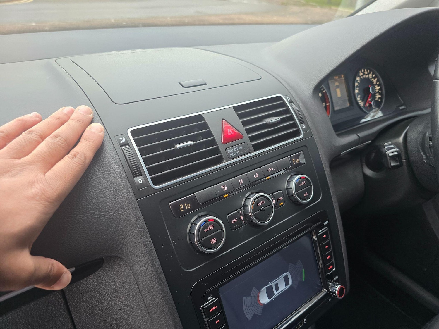 Used Volkswagen Touran for sale - 76727437: Photo 32