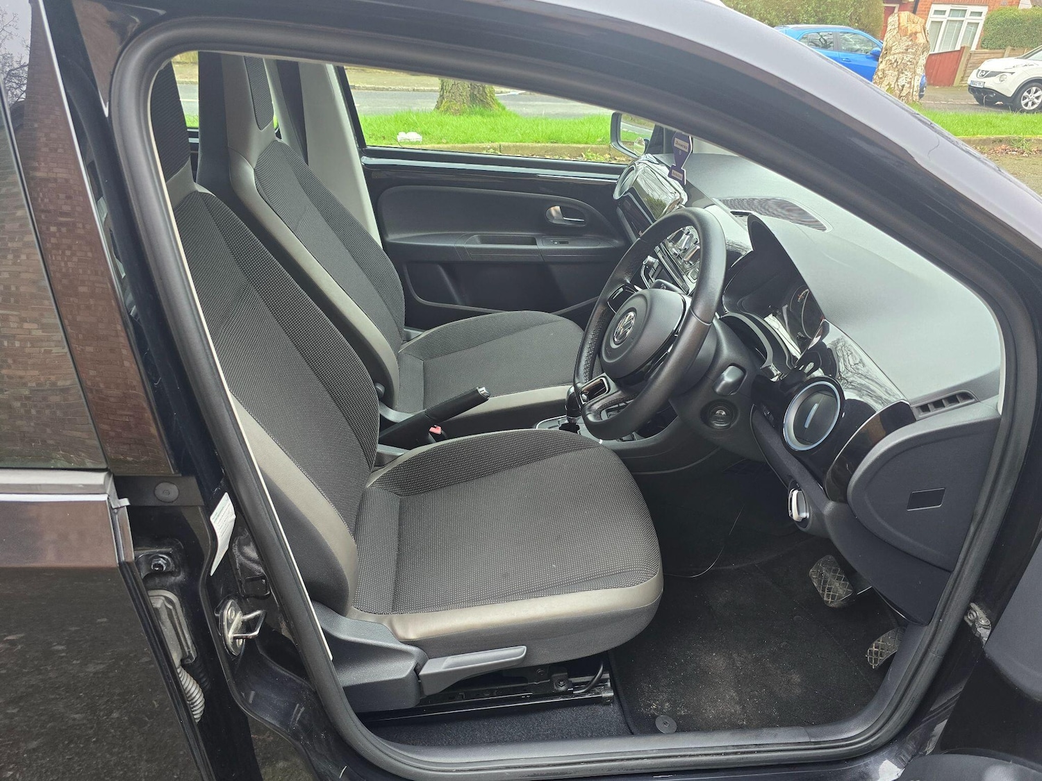 Used Volkswagen up! 2013 for sale - 77799059: Photo 11