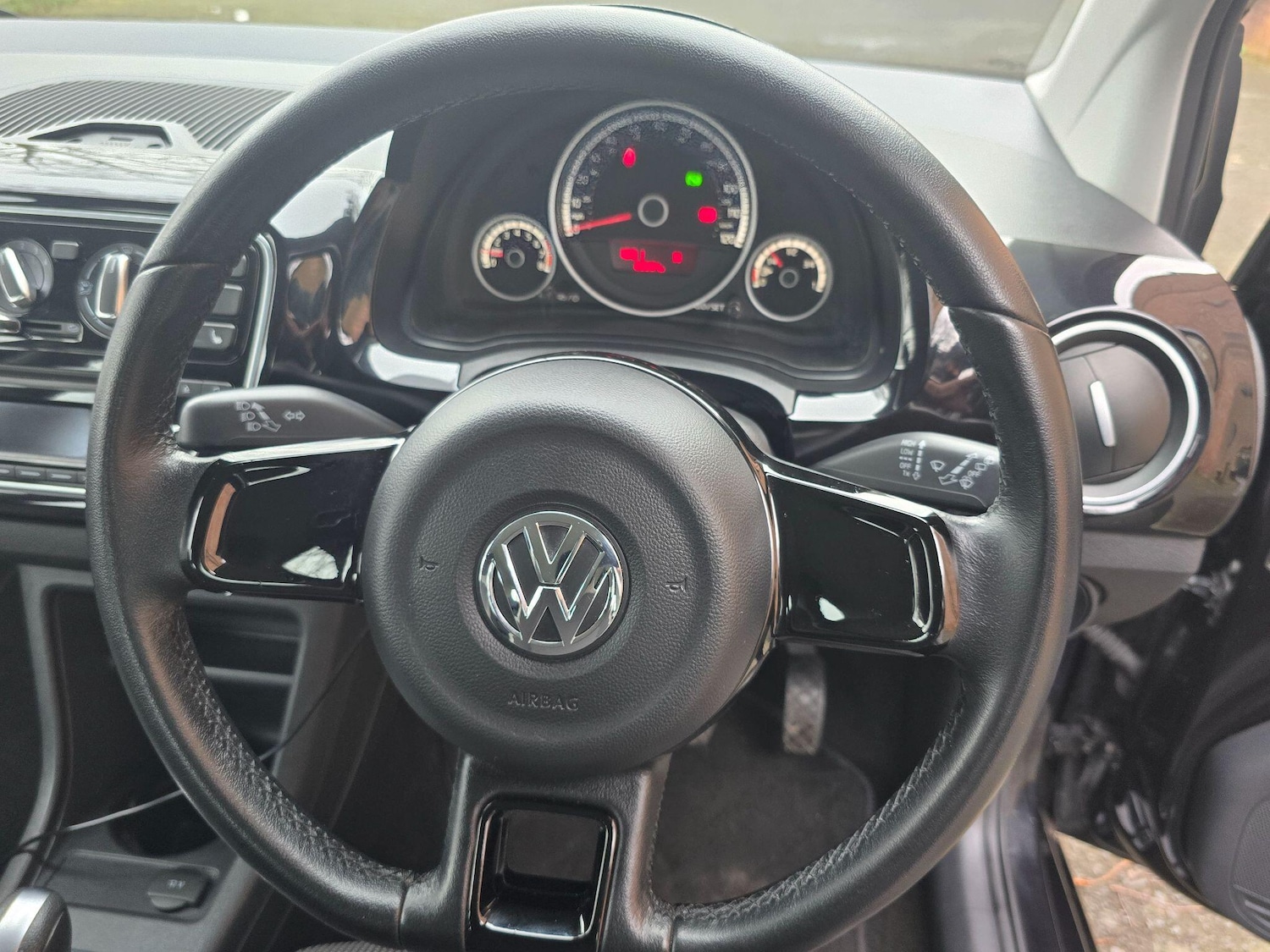 Used Volkswagen up! 2013 for sale - 77799059: Photo 13