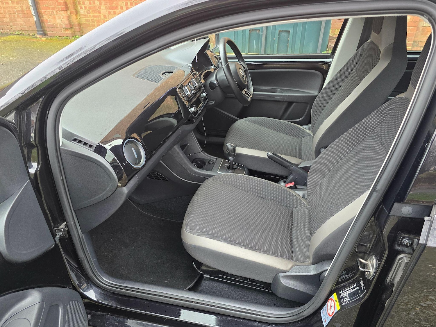 Used Volkswagen up! 2013 for sale - 77799059: Photo 26