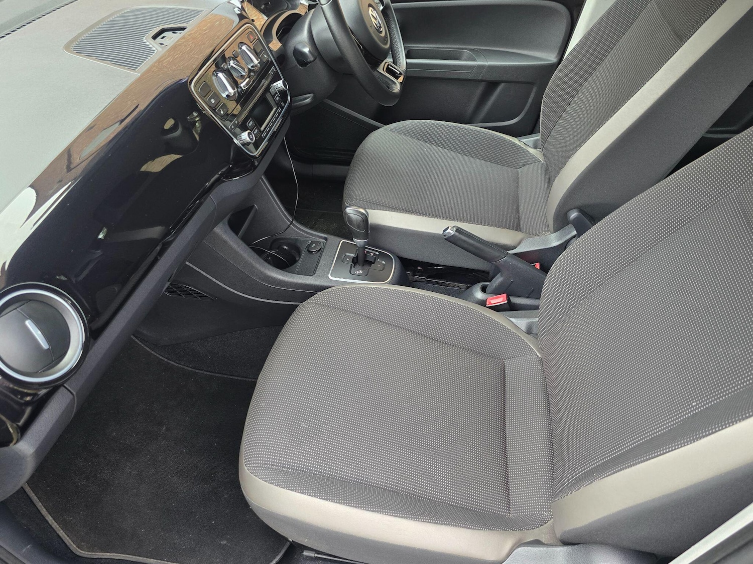 Used Volkswagen up! 2013 for sale - 77799059: Photo 27