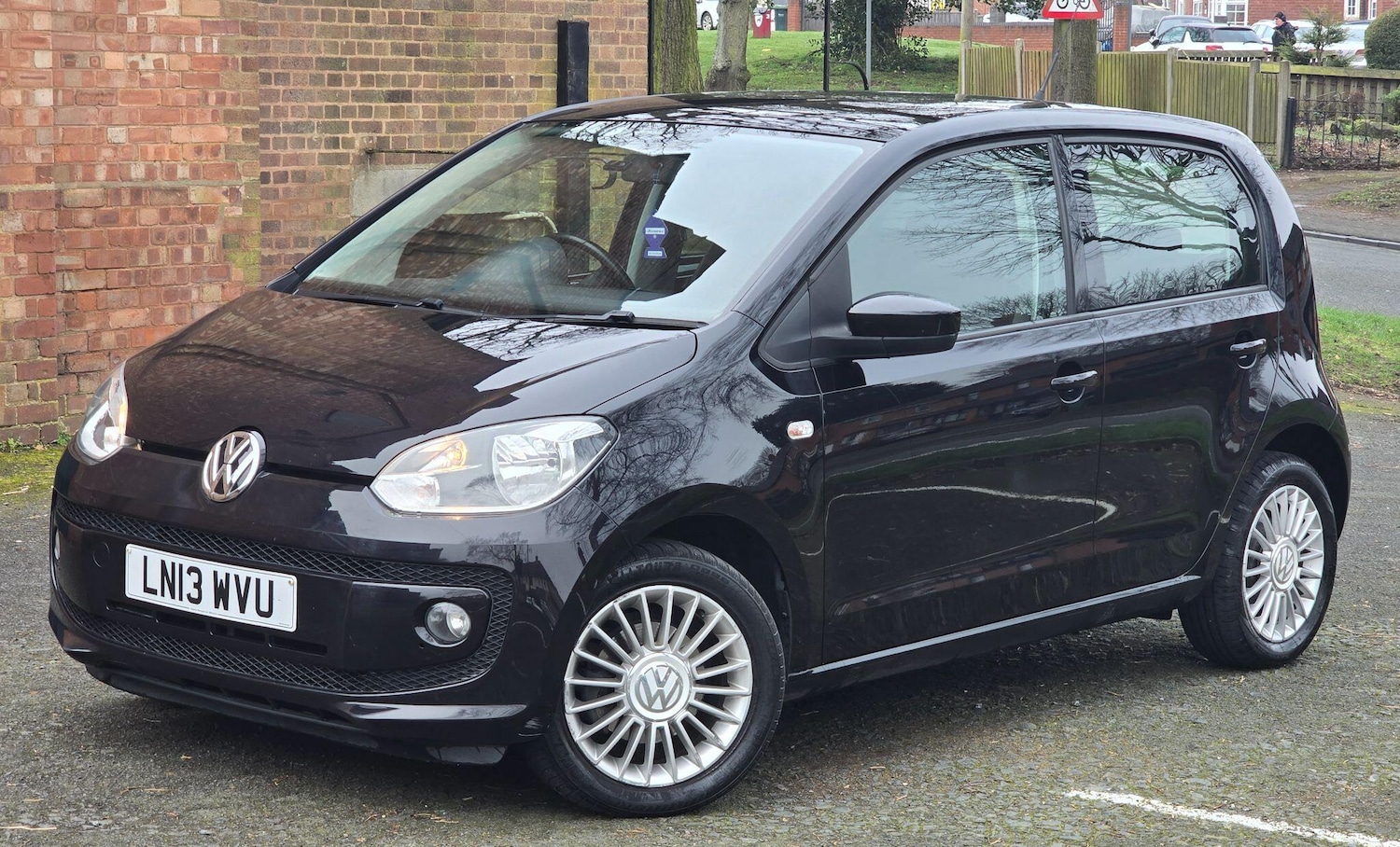Used Volkswagen up! 2013 for sale - 77799059: Photo 3