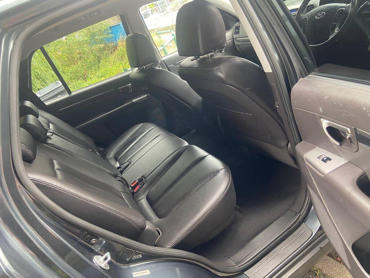 Used Hyundai Santa Fe 2011 for sale - 76988823: Photo 10