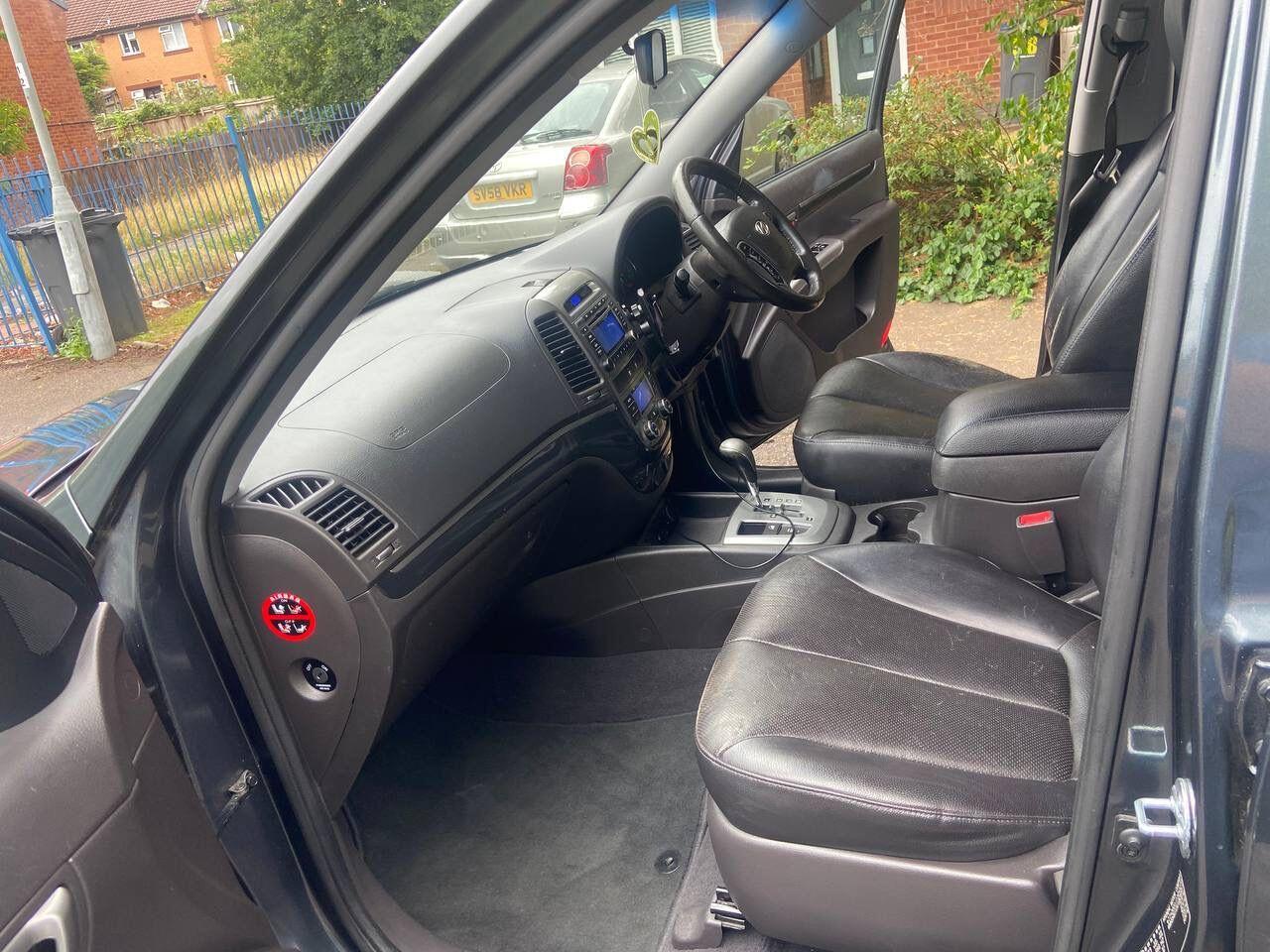 Used Hyundai Santa Fe 2011 for sale - 76988823: Photo 11