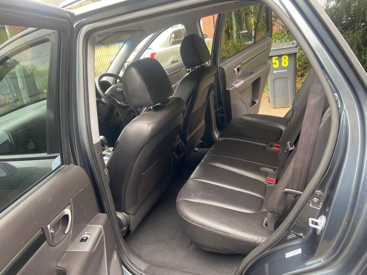 Used Hyundai Santa Fe 2011 for sale - 76988823: Photo 12