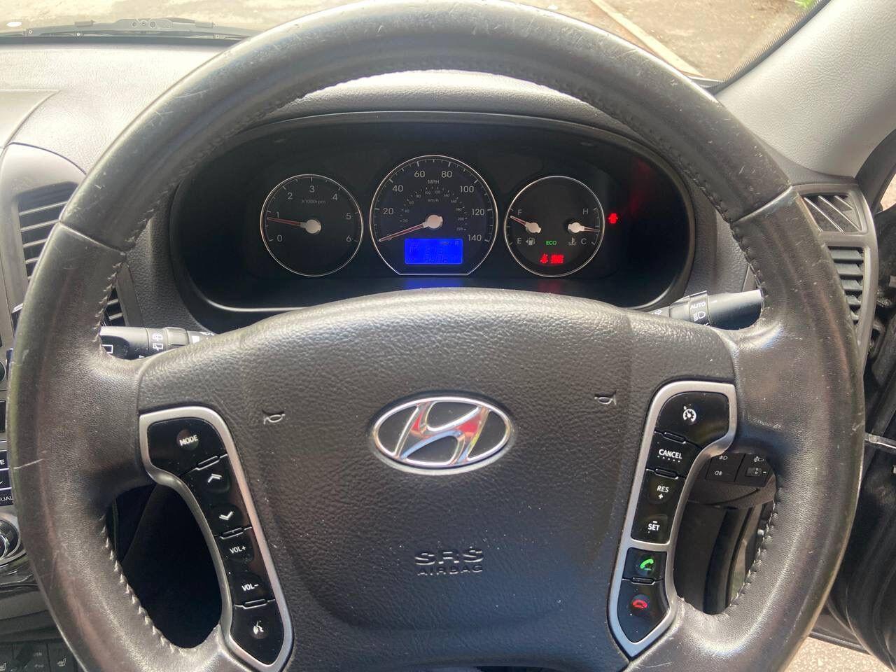 Used Hyundai Santa Fe 2011 for sale - 76988823: Photo 13