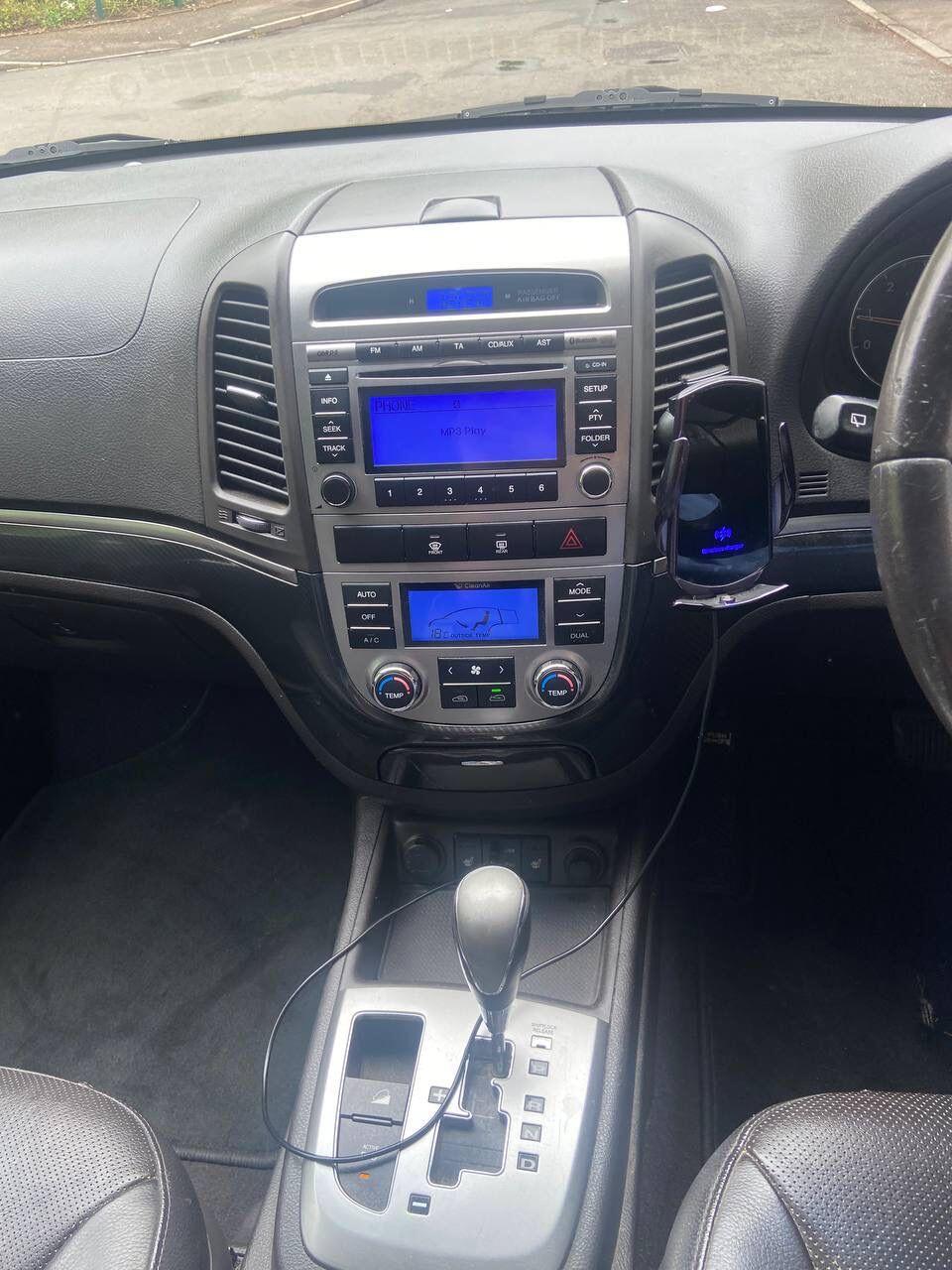 Used Hyundai Santa Fe 2011 for sale - 76988823: Photo 16