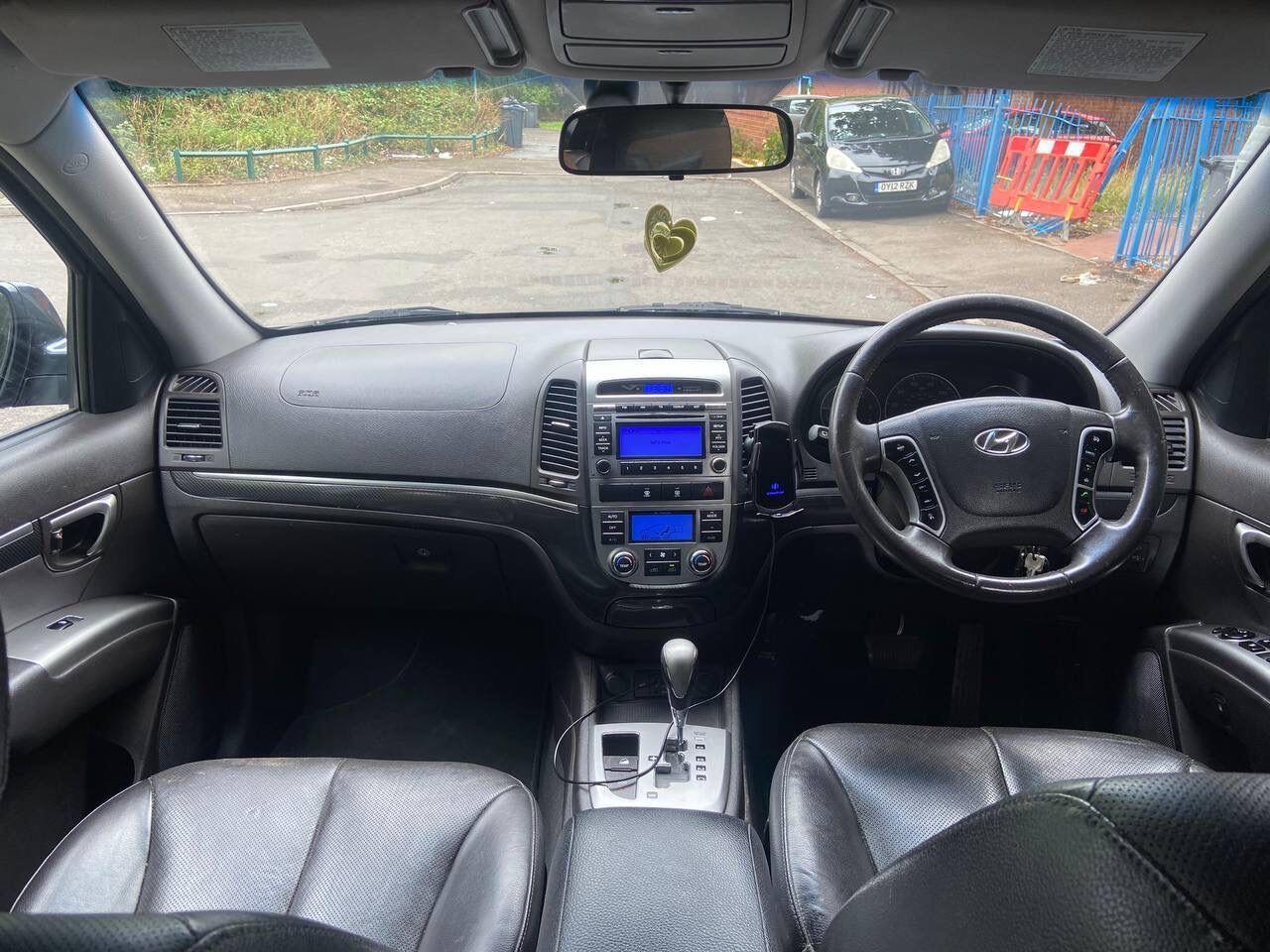 Used Hyundai Santa Fe 2011 for sale - 76988823: Photo 17