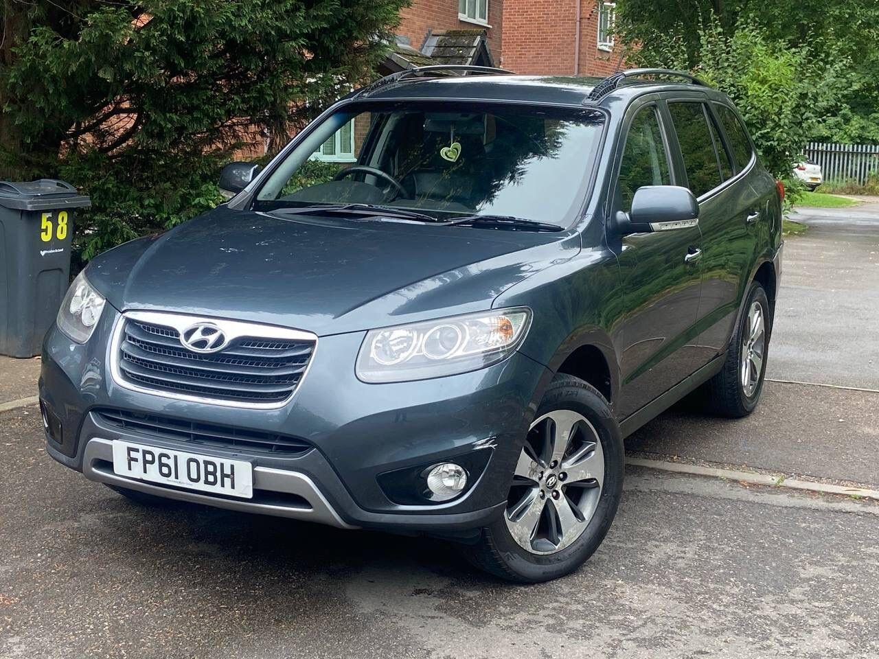 Used Hyundai Santa Fe 2011 for sale - 76988823: Photo 2