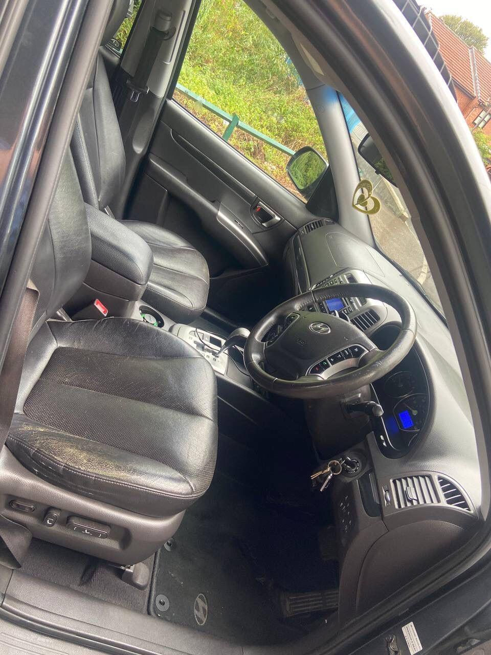 Used Hyundai Santa Fe 2011 for sale - 76988823: Photo 9