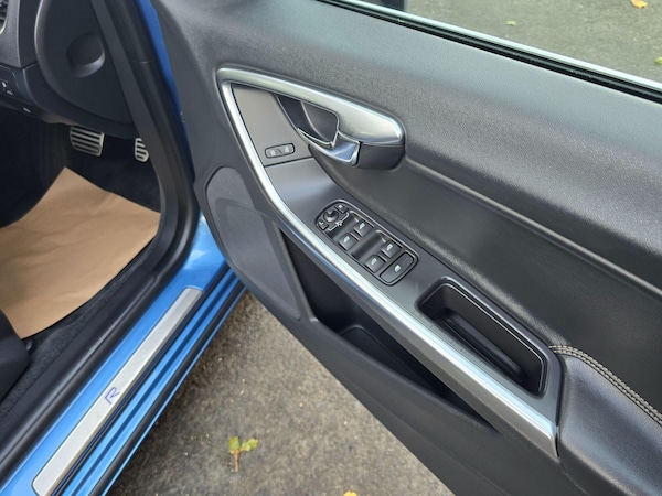 Used Volvo V60 2013 for sale - 76179563: Photo 10