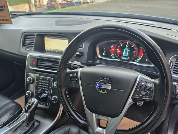 Used Volvo V60 2013 for sale - 76179563: Photo 13
