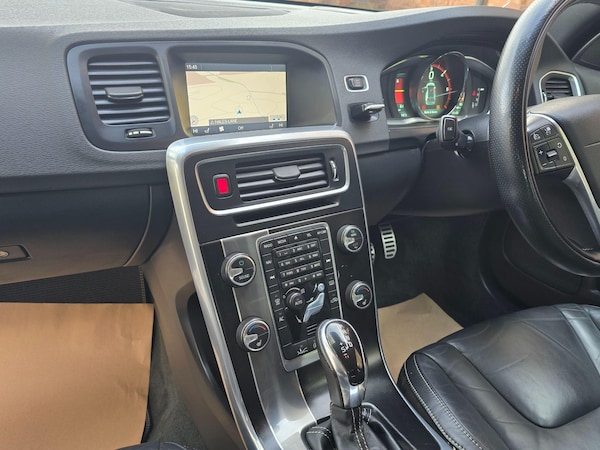 Used Volvo V60 2013 for sale - 76179563: Photo 33