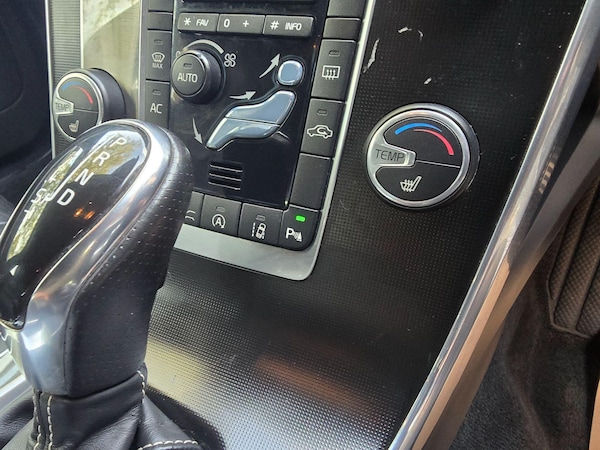 Used Volvo V60 2013 for sale - 76179563: Photo 35