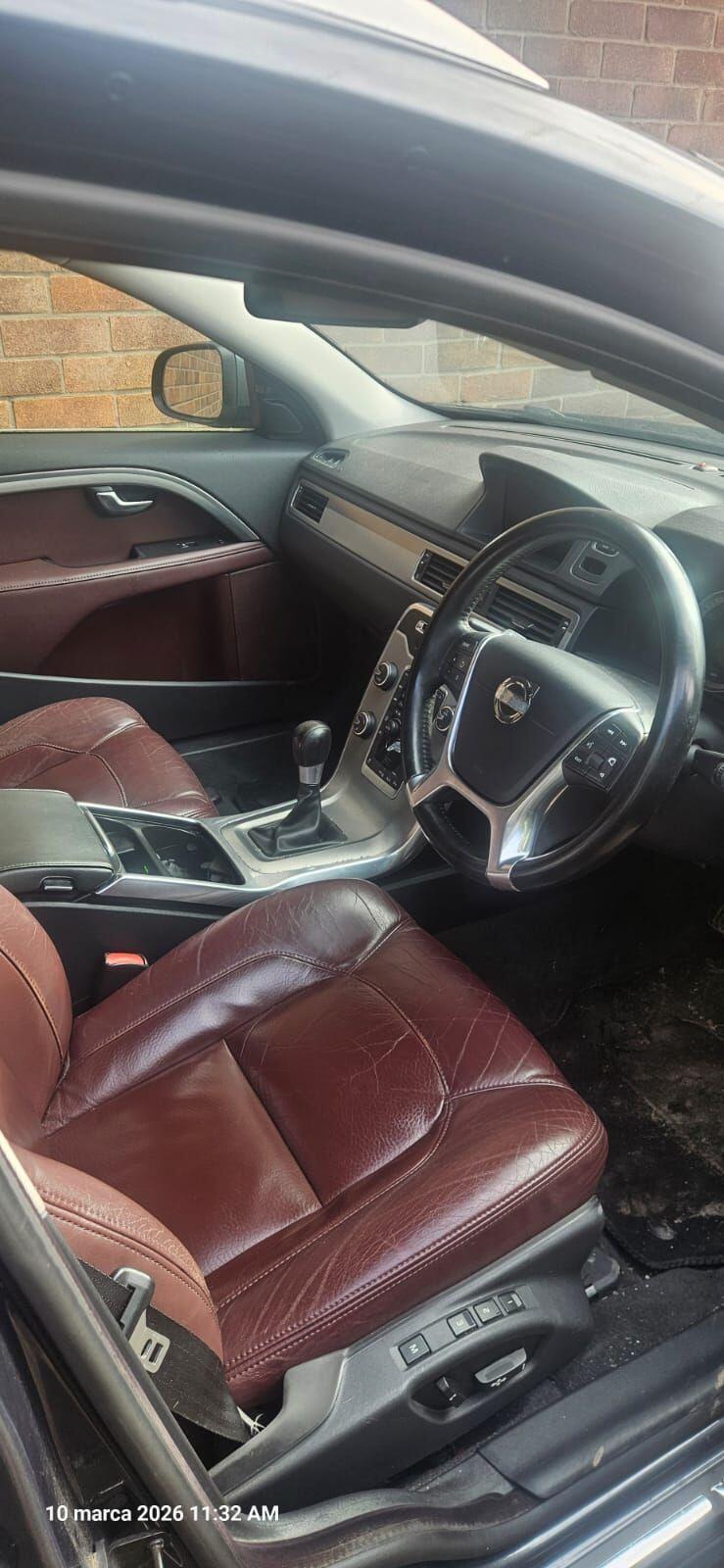 Used Volvo V70 2012 for sale - 77909113: Photo 2