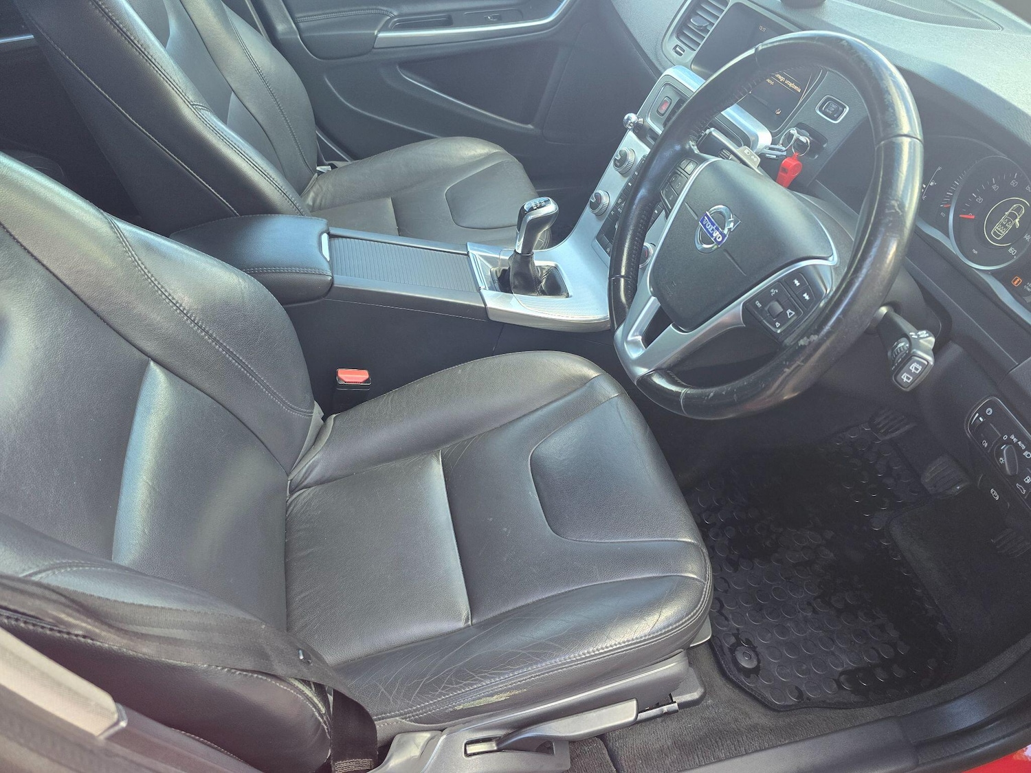 Used Volvo V60 2017 for sale - 76397937: Photo 12