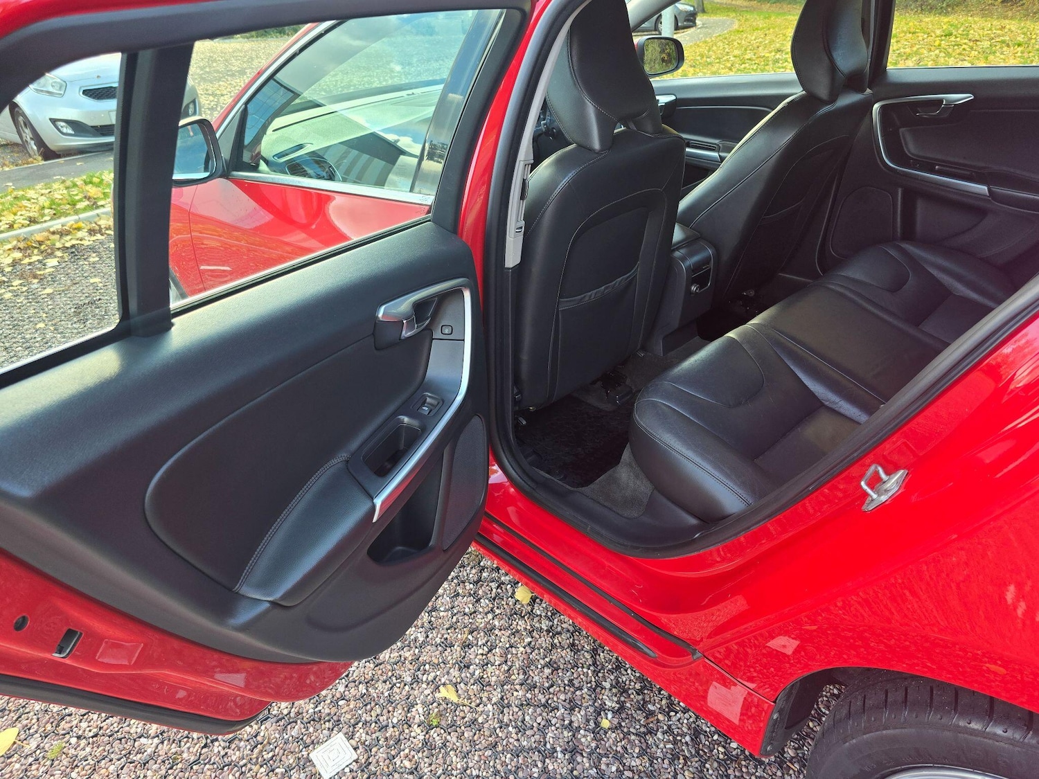 Used Volvo V60 2017 for sale - 76397937: Photo 19