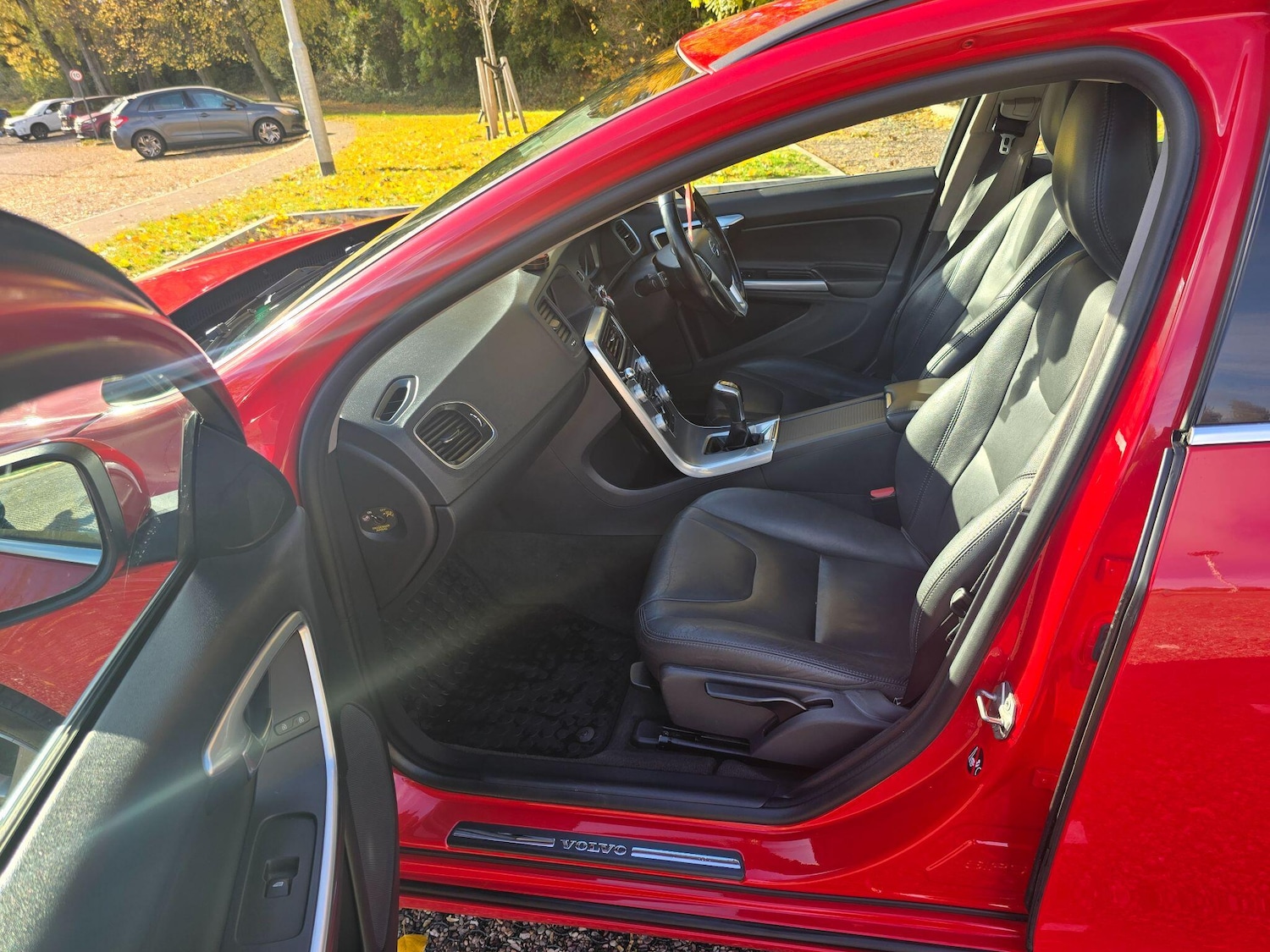 Used Volvo V60 2017 for sale - 76397937: Photo 25