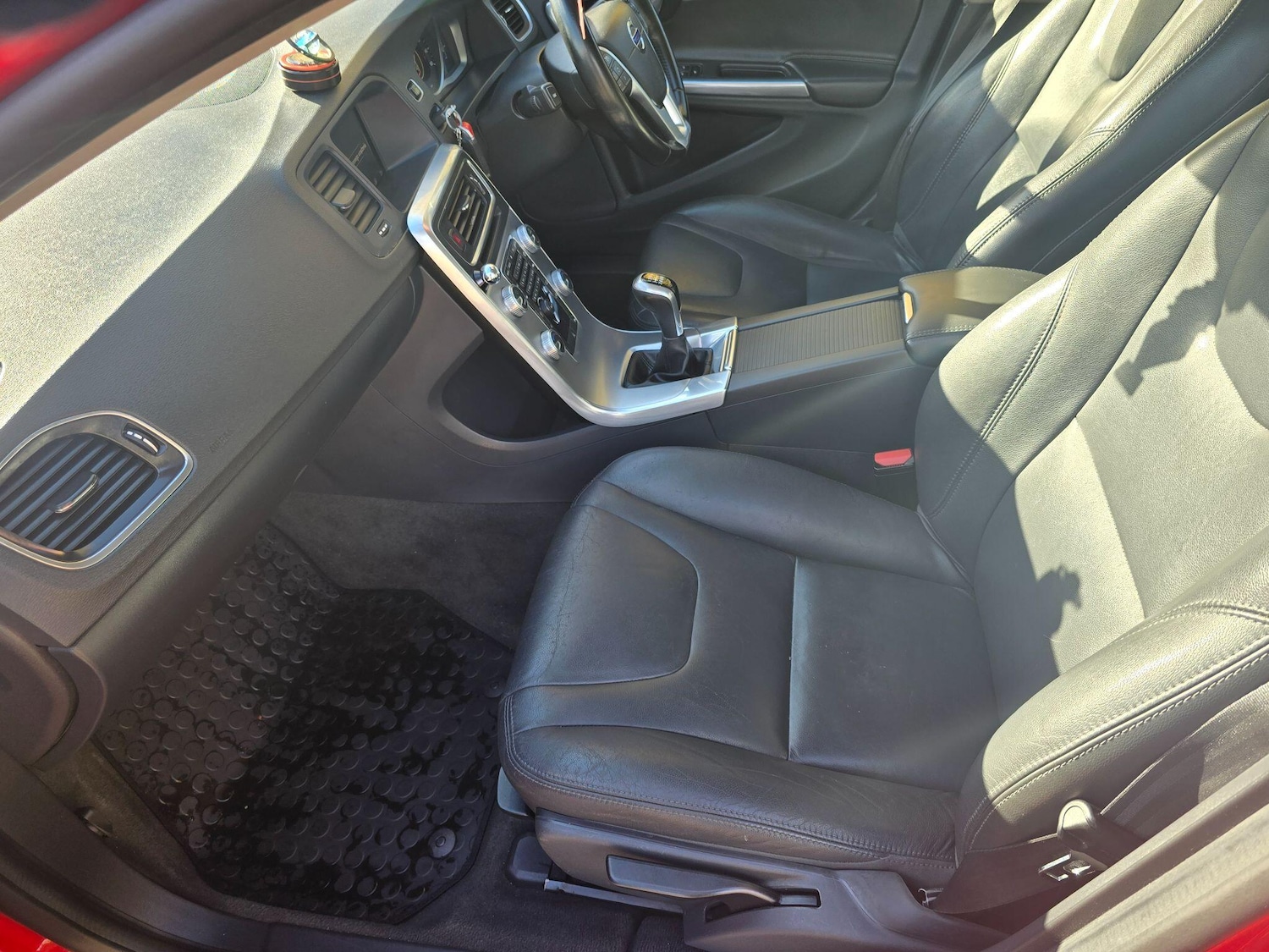 Used Volvo V60 2017 for sale - 76397937: Photo 26