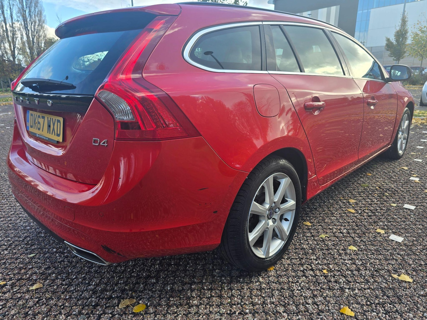 Used Volvo V60 2017 for sale - 76397937: Photo 32