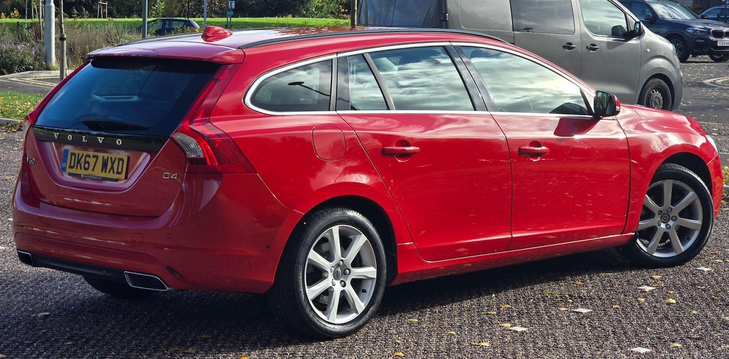 Used Volvo V60 2017 for sale - 76397937: Photo 4