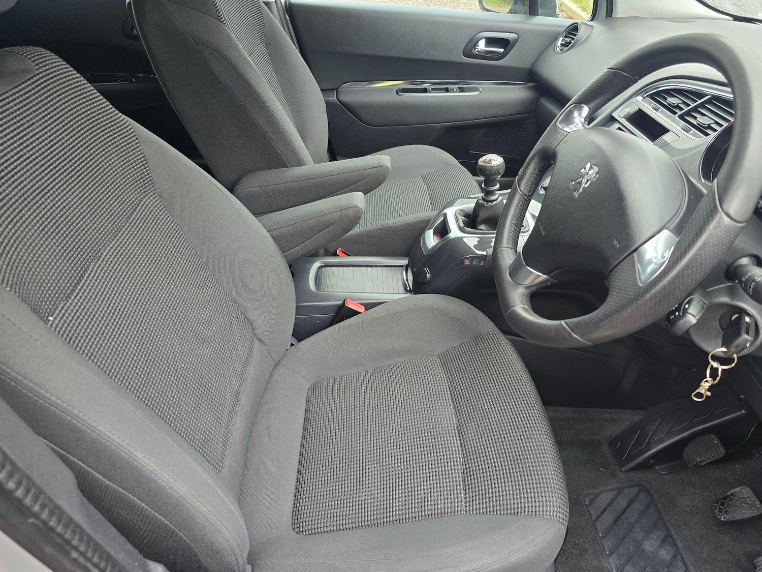 Used Peugeot 5008 2016 for sale - 77538163: Photo 12