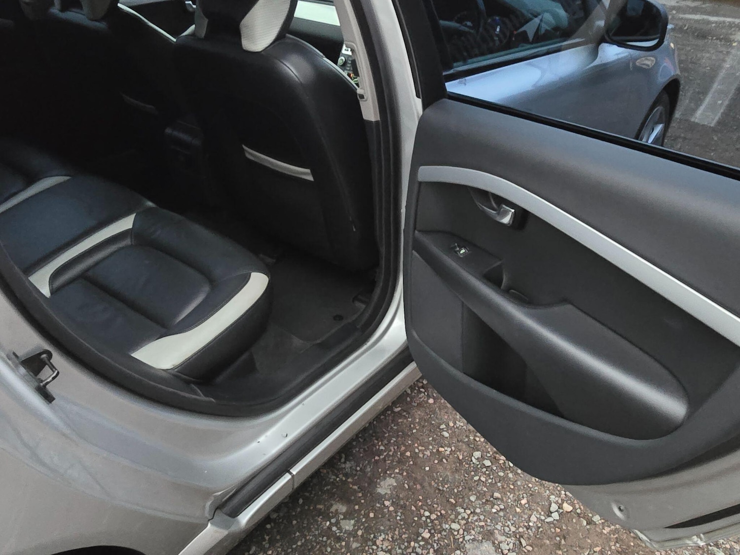 Used Volvo V70 2009 for sale - 76360559: Photo 13