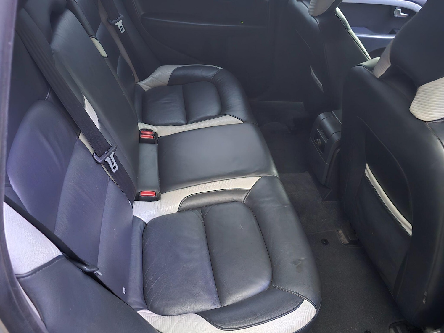 Used Volvo V70 2009 for sale - 76360559: Photo 16