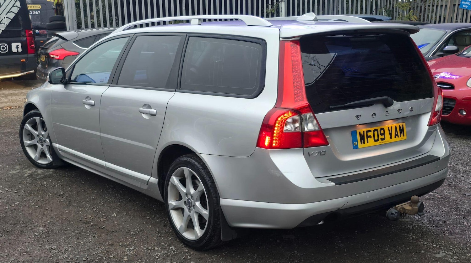Used Volvo V70 2009 for sale - 76360559: Photo 2