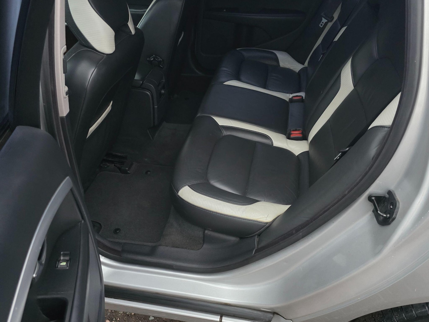 Used Volvo V70 2009 for sale - 76360559: Photo 20