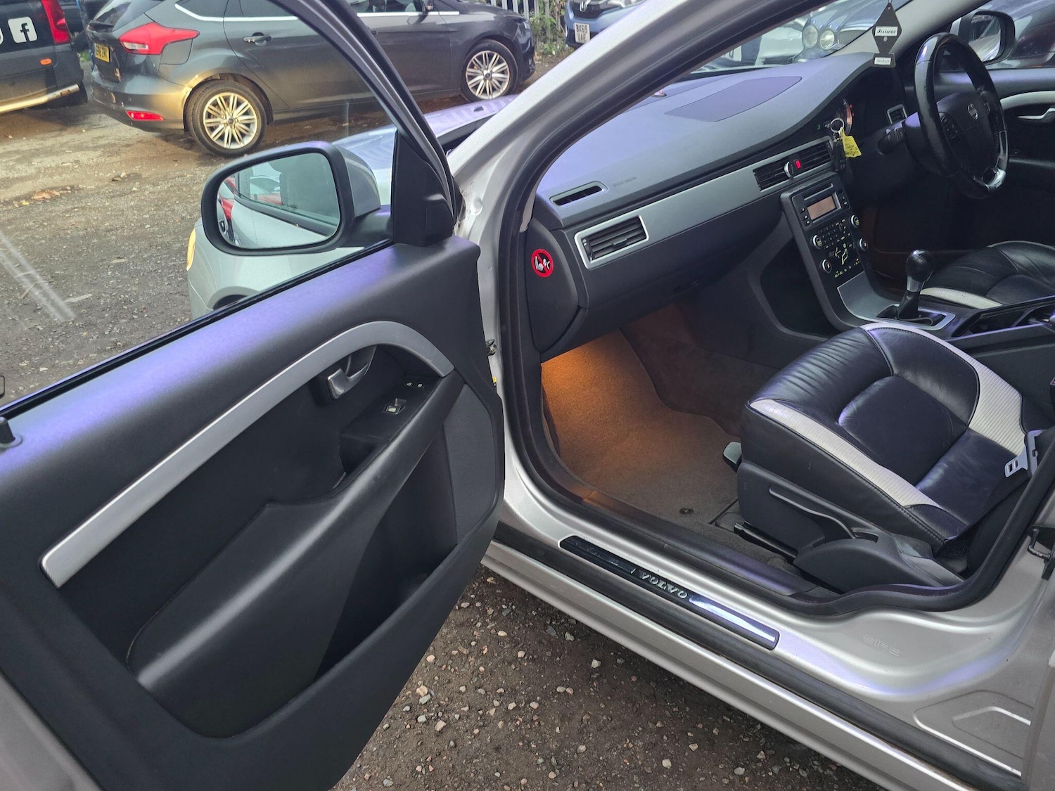 Used Volvo V70 2009 for sale - 76360559: Photo 22
