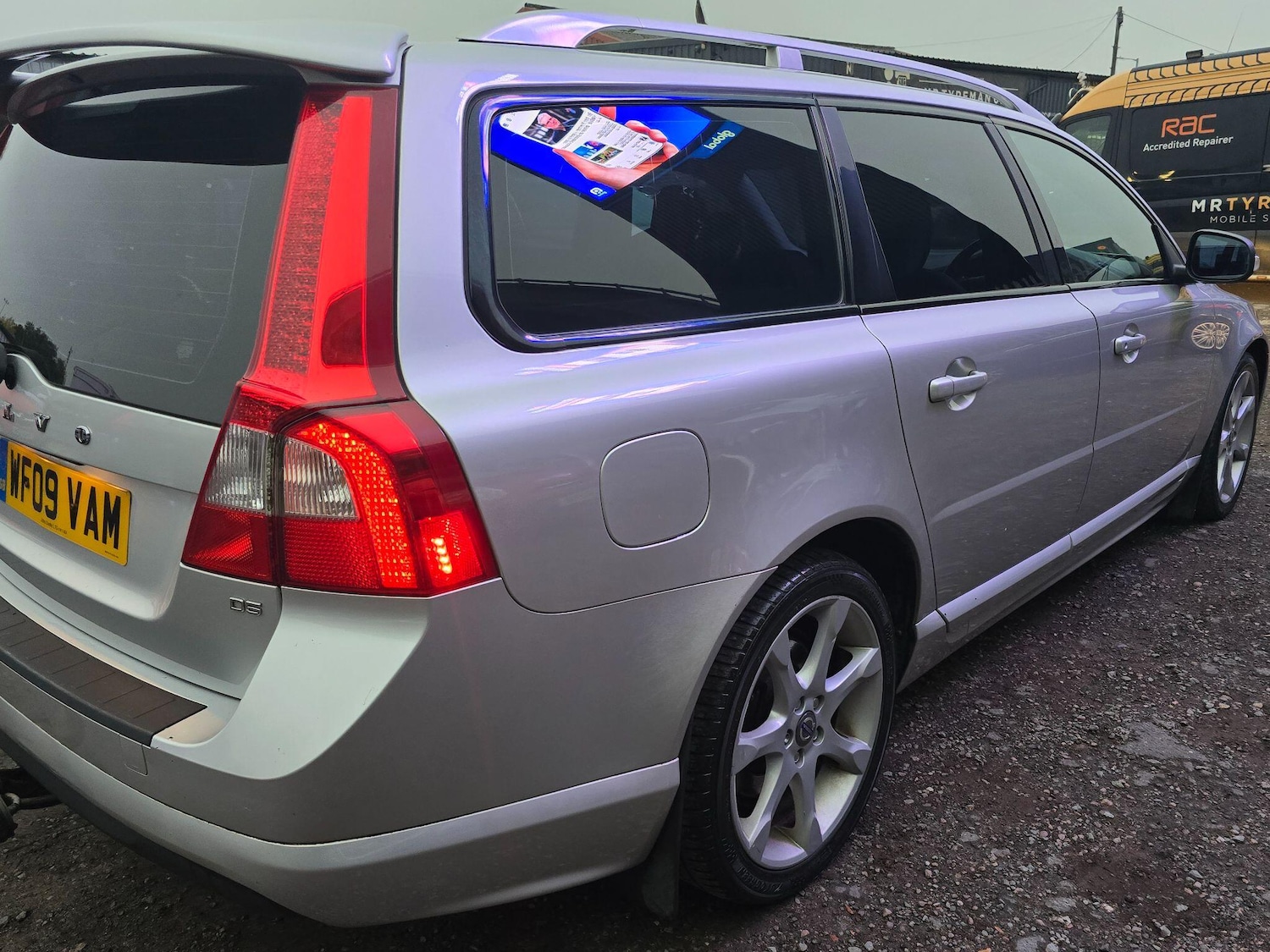 Used Volvo V70 2009 for sale - 76360559: Photo 28
