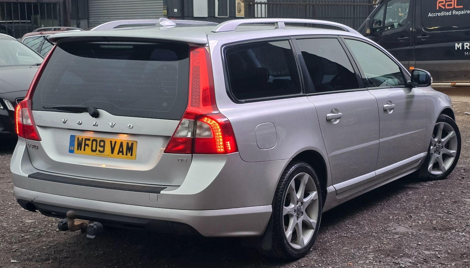 Used Volvo V70 2009 for sale - 76360559: Photo 4