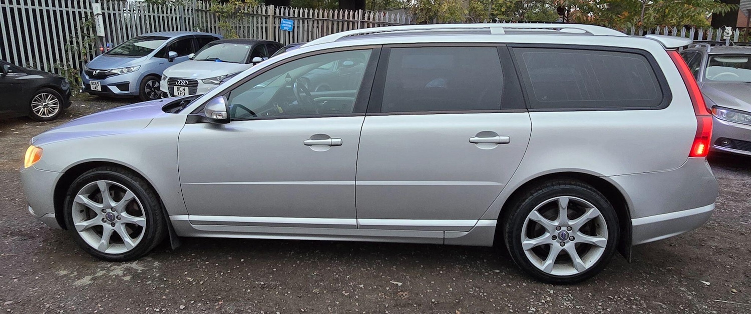 Used Volvo V70 2009 for sale - 76360559: Photo 5