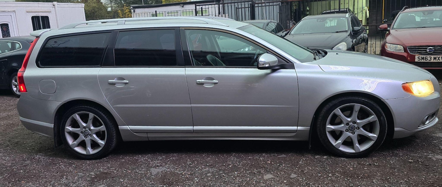 Used Volvo V70 2009 for sale - 76360559: Photo 6