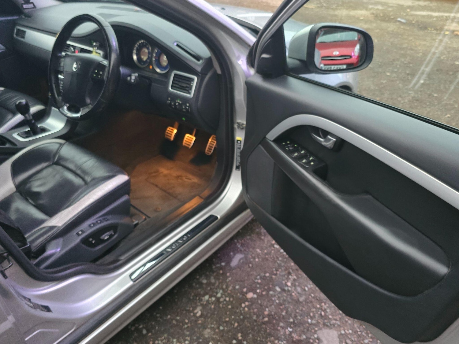 Used Volvo V70 2009 for sale - 76360559: Photo 7