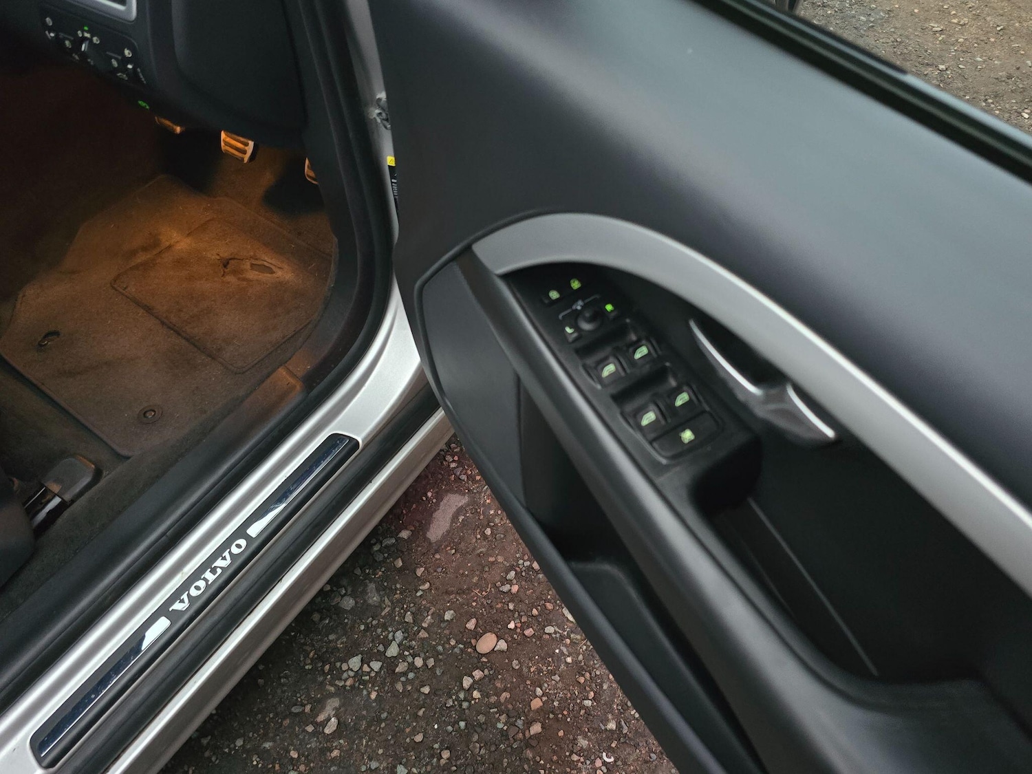 Used Volvo V70 2009 for sale - 76360559: Photo 8