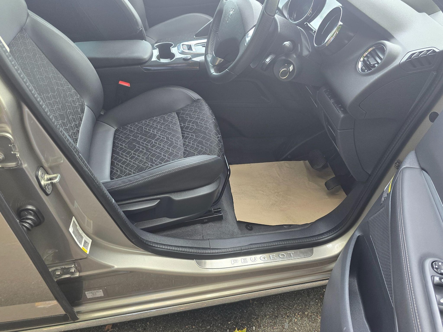 Used Peugeot 3008 2016 for sale - 76109893: Photo 10