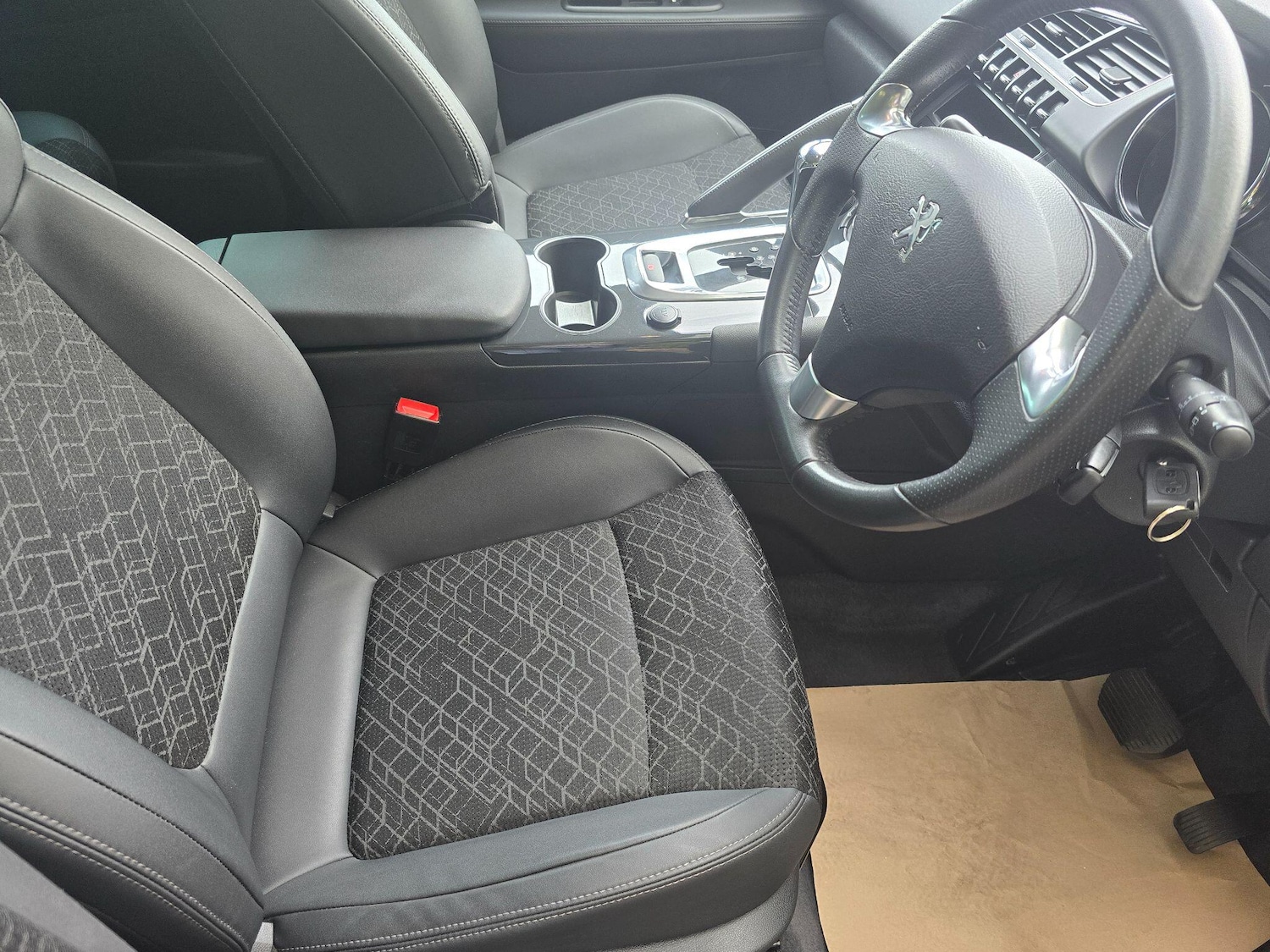 Used Peugeot 3008 2016 for sale - 76109893: Photo 11