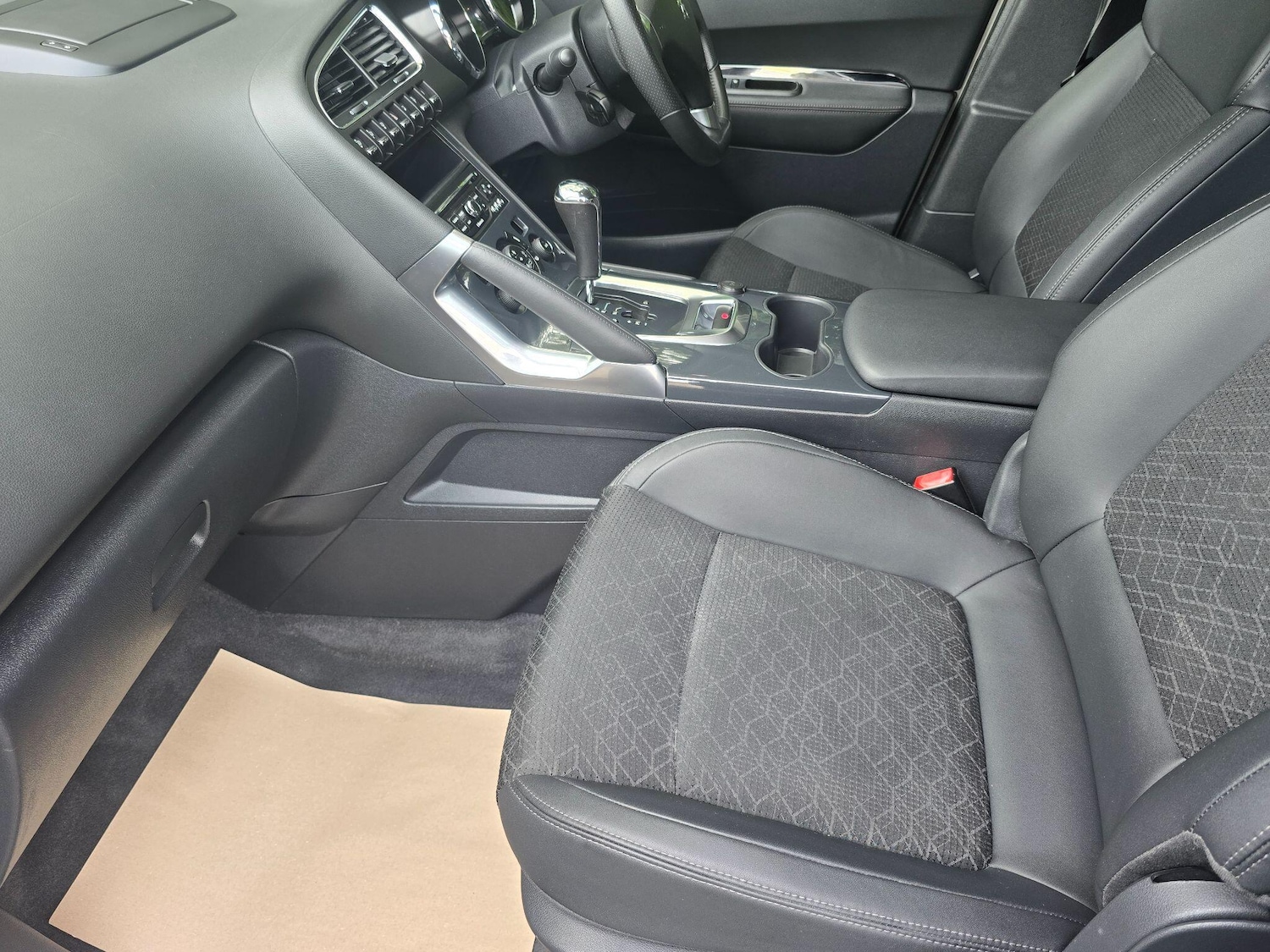 Used Peugeot 3008 2016 for sale - 76109893: Photo 24